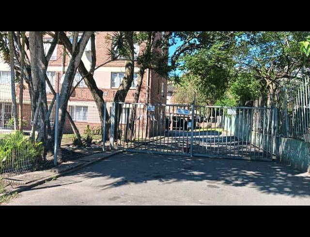 2 BEDROOM PROPERTY TO RENT IN FIELDS HILL